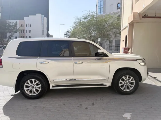Photo of 2016 Toyota Land Cruiser GXR Limited