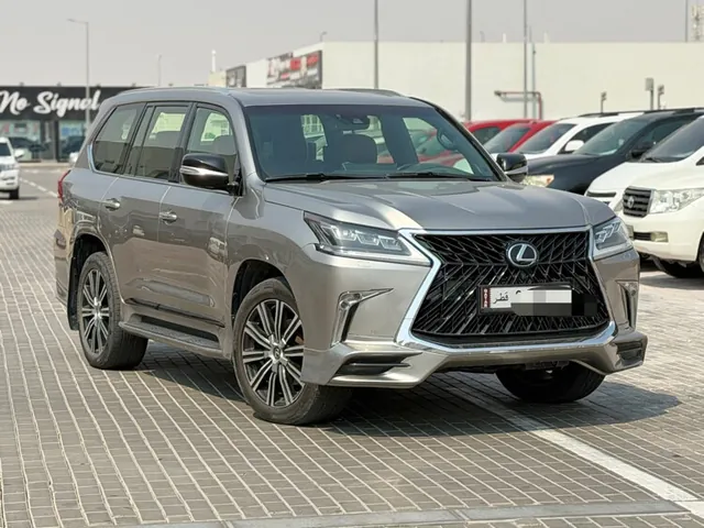 Photo of 2016 Lexus LX 570