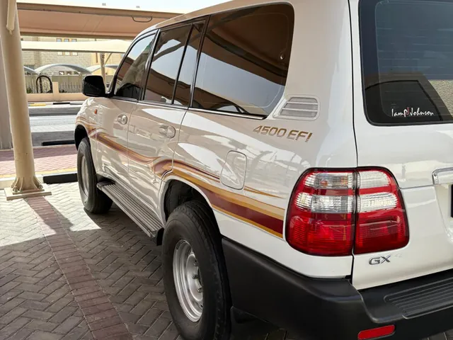 Photo of 2005 Toyota Land Cruiser GX