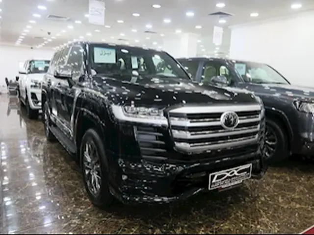 صورة 2023 تويوتا لاند كروزر VXR