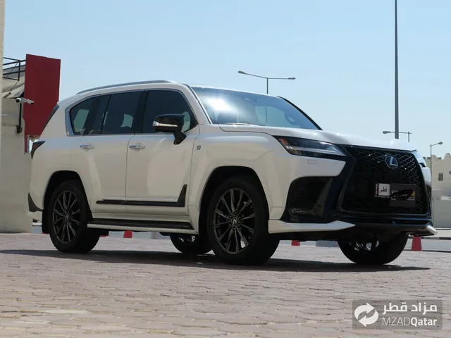 صورة 2026 لكزس LX 600 اف سبورت
