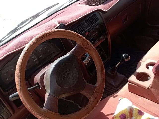 صورة 1999 نيسان بيك أب