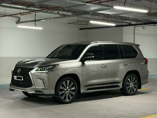 Photo of 2017 Lexus LX 570