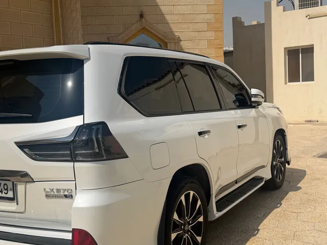 Photo of 2016 Lexus LX 570