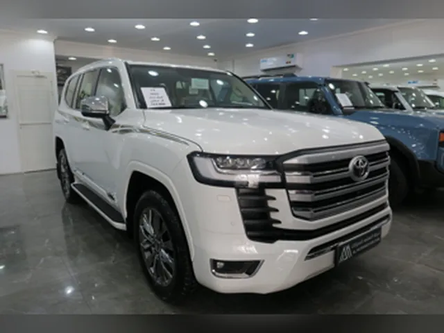 صورة 2025 تويوتا لاند كروزر VX