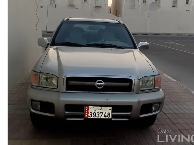 Photo of 2005 Nissan Pathfinder SE