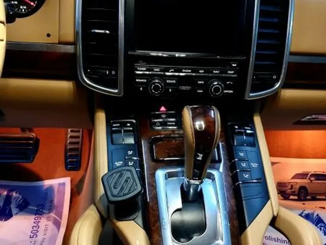 صورة 2011 بورش كايين S