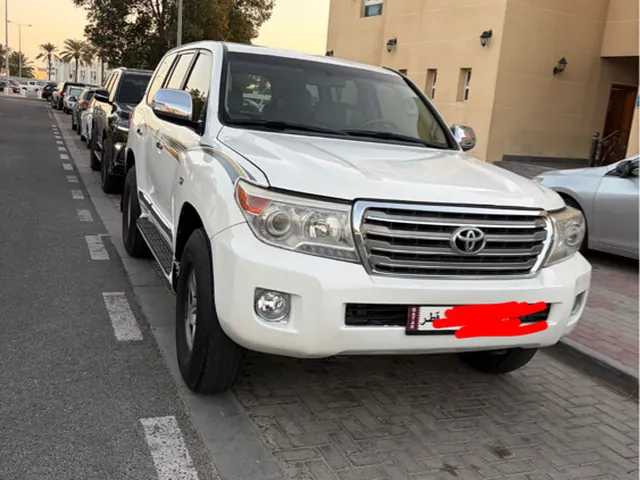 صورة 2013 تويوتا لاند كروزر VXR