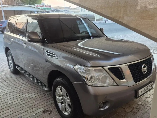 صورة 2013 نيسان باترول SE