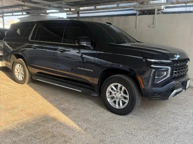 Photo of 2025 Chevrolet Suburban LS