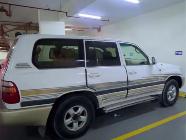 Photo of 1999 Toyota Land Cruiser GX