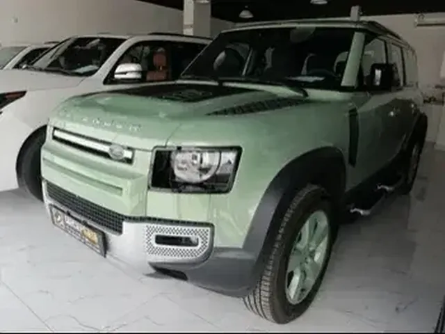 Photo of 2023 Land Rover Defender 110 HSE