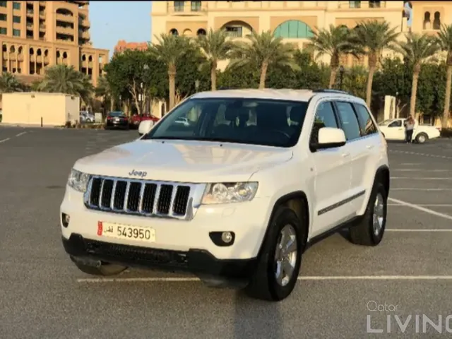 Photo of 2013 Jeep Grand Cherokee Laredo