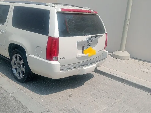 Photo of 2012 Cadillac Escalade IQ