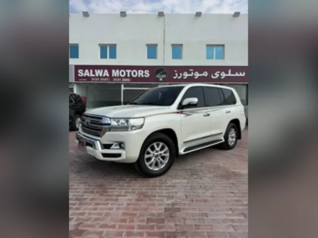 صورة 2018 تويوتا لاند كروزر GXR