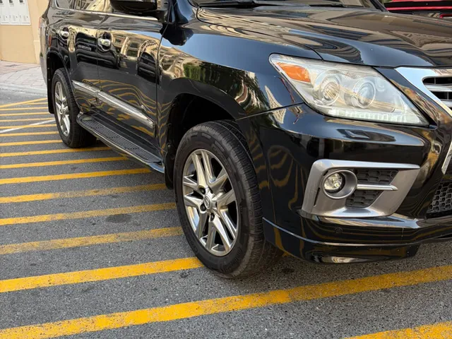 Photo of 2009 Lexus LX 570