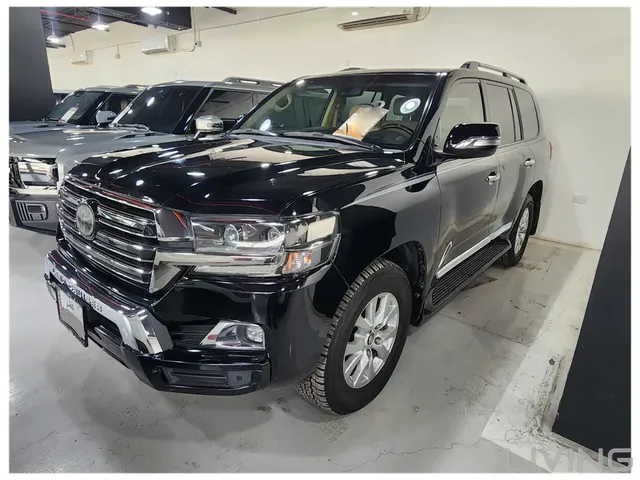 Photo of 2017 Toyota Land Cruiser GXR