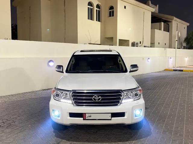 صورة 2015 تويوتا لاند كروزر GXR
