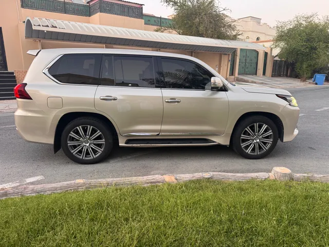 Photo of 2016 Lexus LX 570