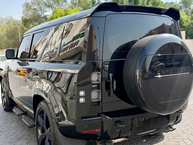 Photo of 2023 Land Rover Defender 110 HSE